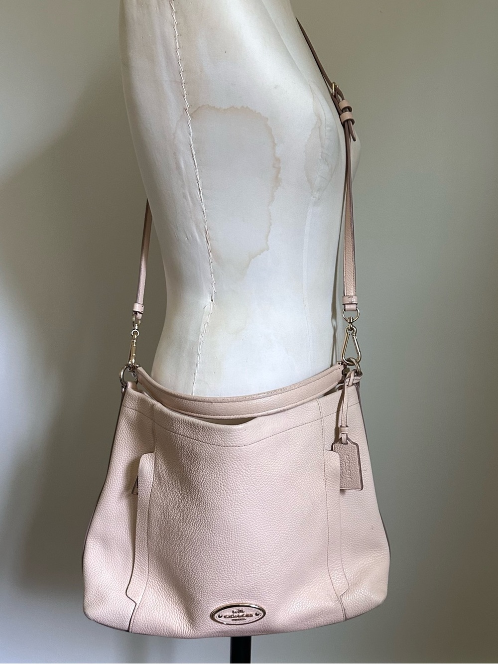 Coach Scout Pebbled Leather Hobo Bag - Pale Pink Gold Tone Workwear Tote Purse
